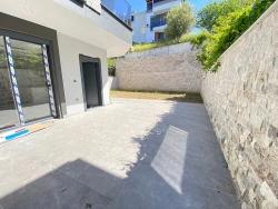 2+1 Villa With Large Garden For Sale In Seferihisar Ürkmez