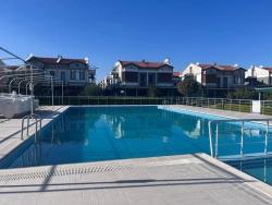 3+1 Villa With Pool In A Seaside Complex In Gümüldür