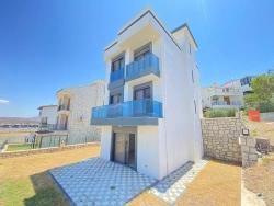 Fully Detached 3+2 Villa Neighboring The Sea, Designed With Modern Architecture In Seferihisar Akarca