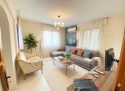 Opportunity Apartment In Bengiler, Seferihisar, 100M From The Sea - 2+1 With Separate Kitchen!