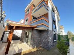 4+1 Bedroom Villa For Sale in Atatürk Nbh. Seferihisar Doğanbey - 165 m²