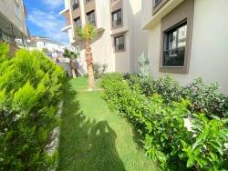 2+1 Ground Floor Apartment For Sale With Elevator In The Market Center Of Gumuldur