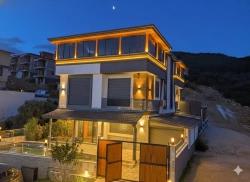 Luxury 4+1 Villa With Full Sea View And Pool In Seferihisar Atatürk Neighborhood!