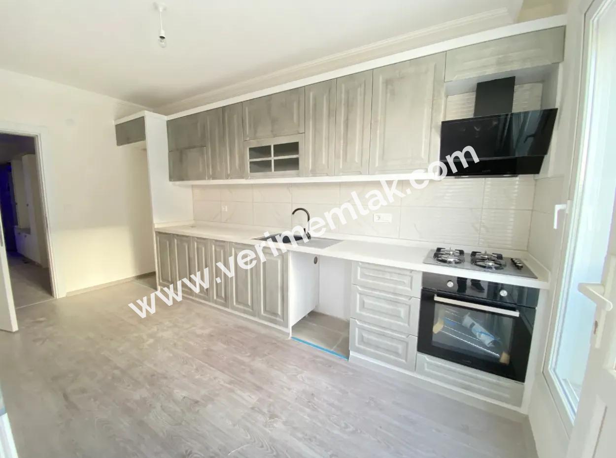 3 1 Apartment For Sale In Ürkmez With Living Room, Kitchen, Separate Elevator