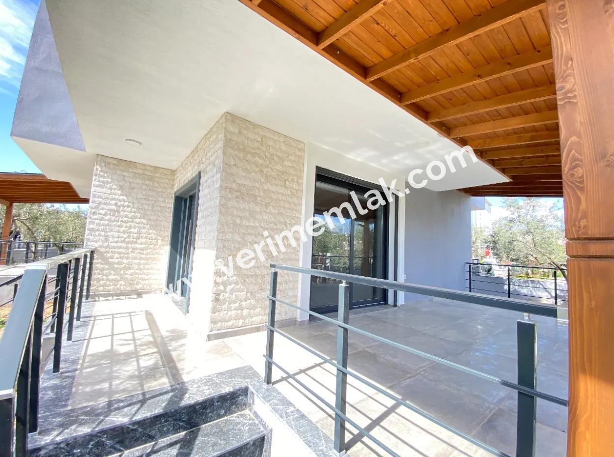 3 1 Villa For Sale In Front Of The Sea In Doğanbey