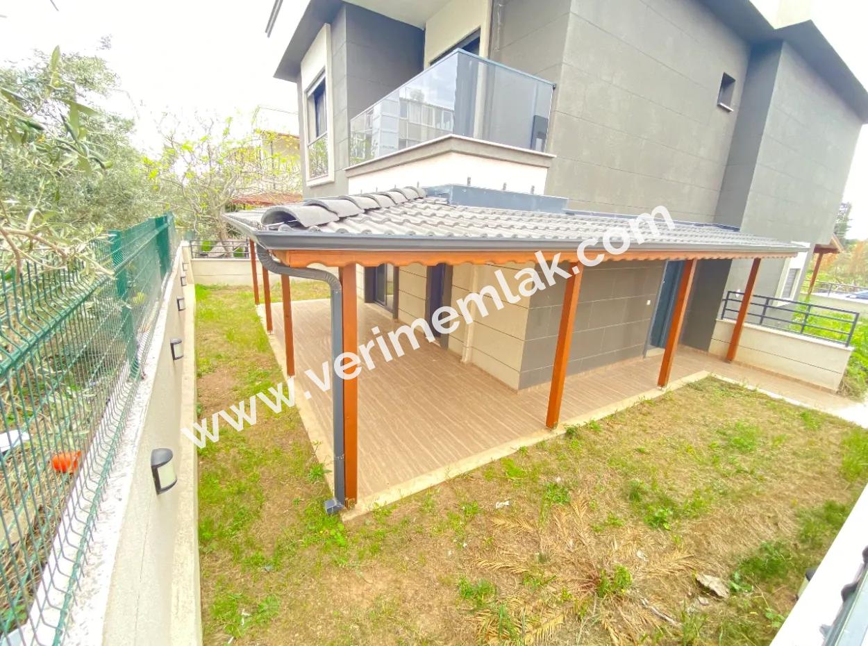 Özdere Orta Mah.de Ful Denizda Manzarlı Lükx For Sale 3 1 Villa 