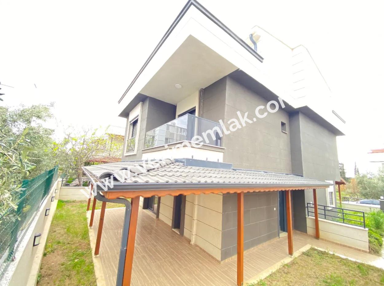 Özdere Orta Mah.de Ful Denizda Manzarlı Lükx For Sale 3 1 Villa 