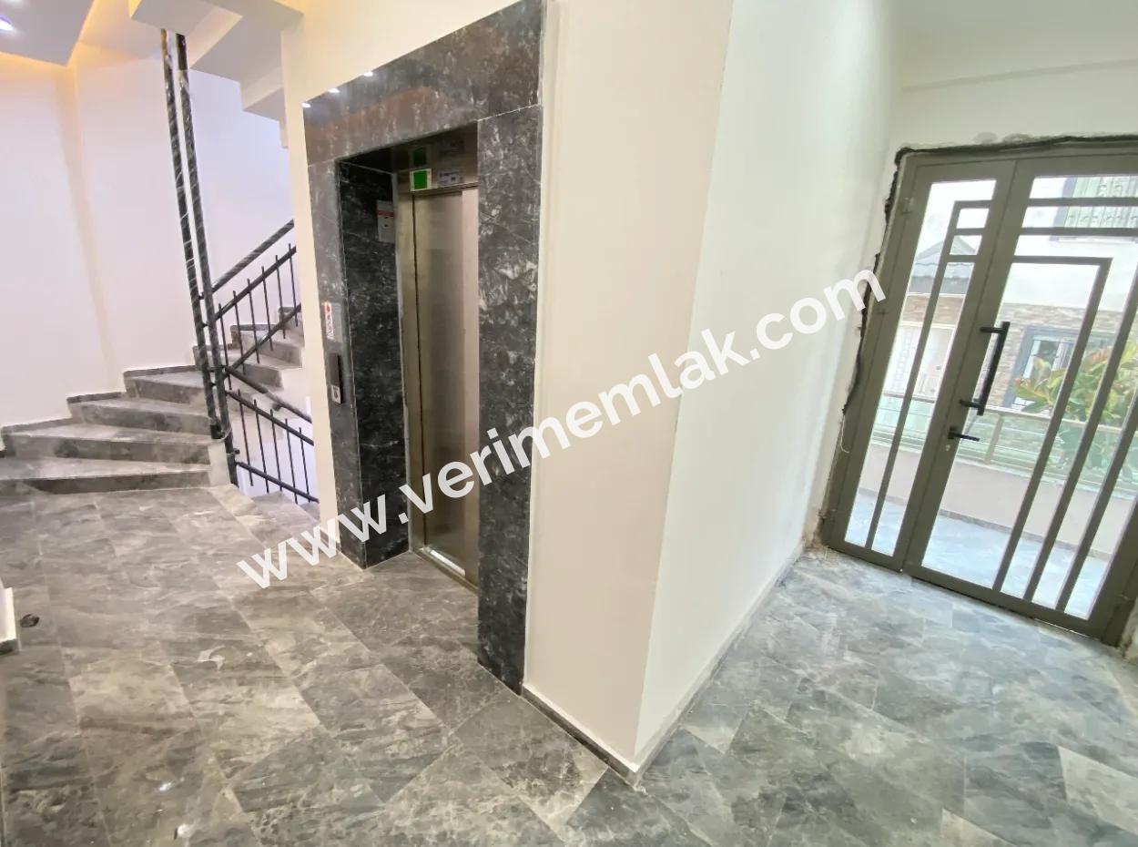 Apartment With Elevator In Central Location 100 Mt To The Sea