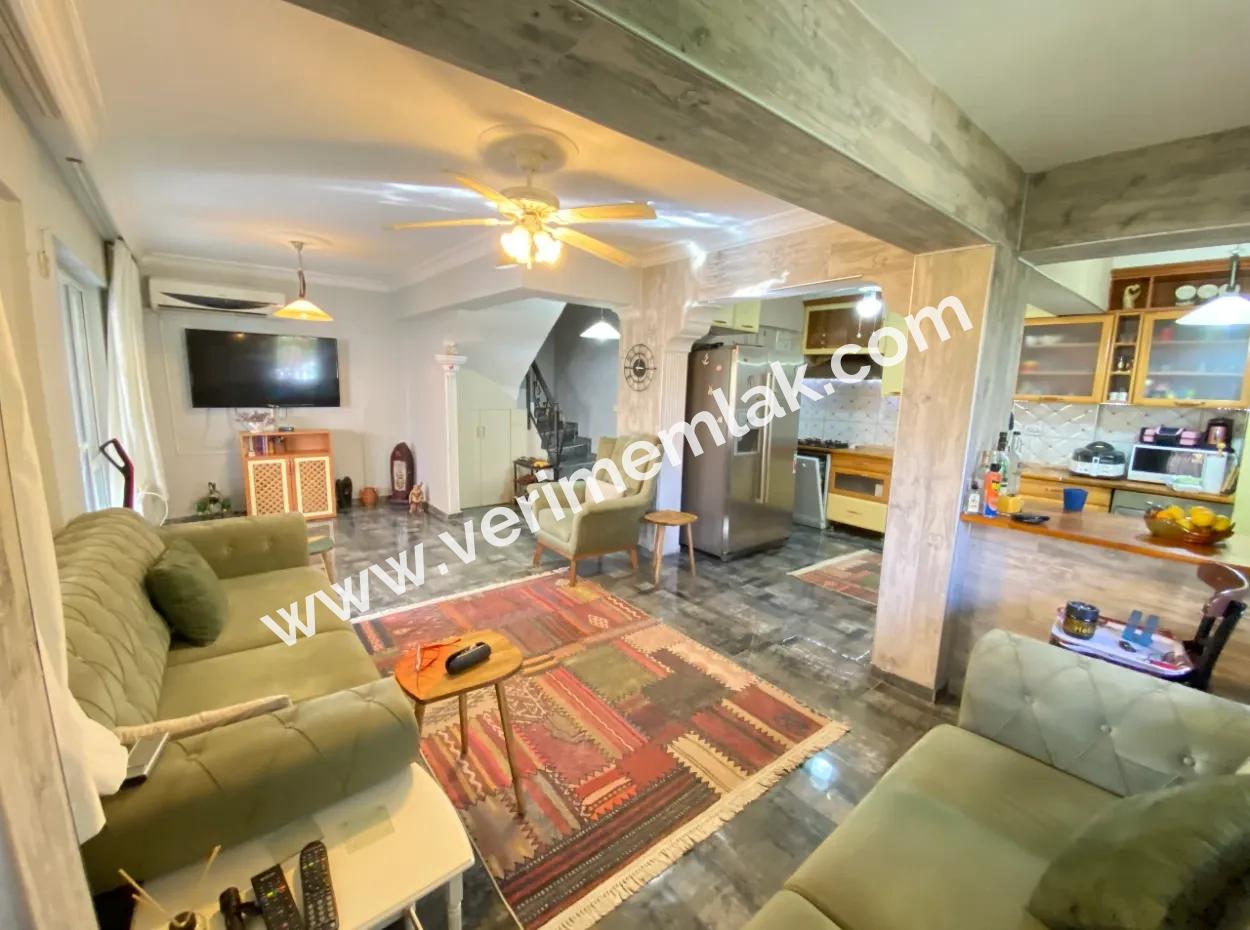 4 1 Villa For Sale Furnished By The Sea In Seferihisar Ürkmezde