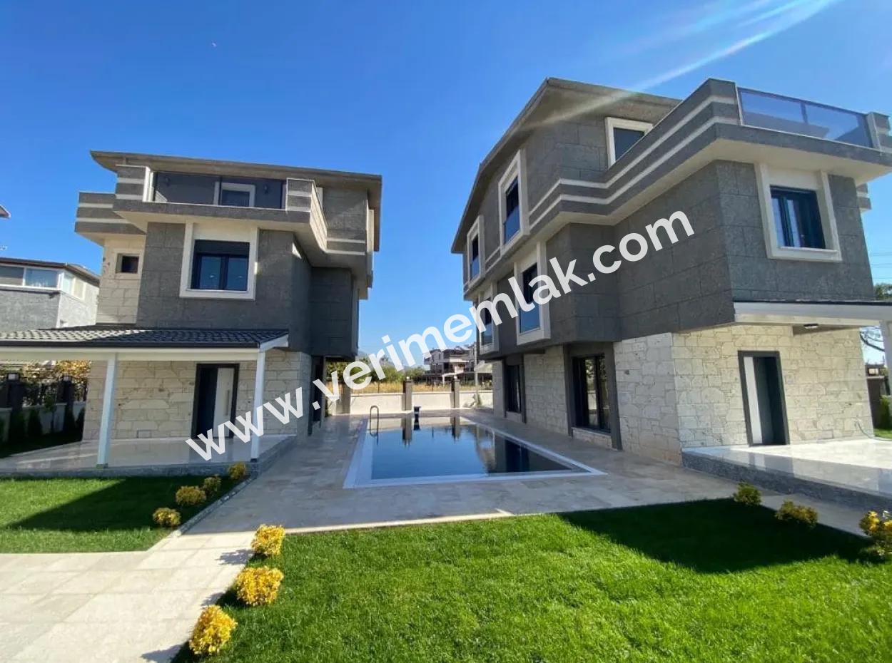 50M2 Pool And Garden Summer Villa For Sale In Gümüldür