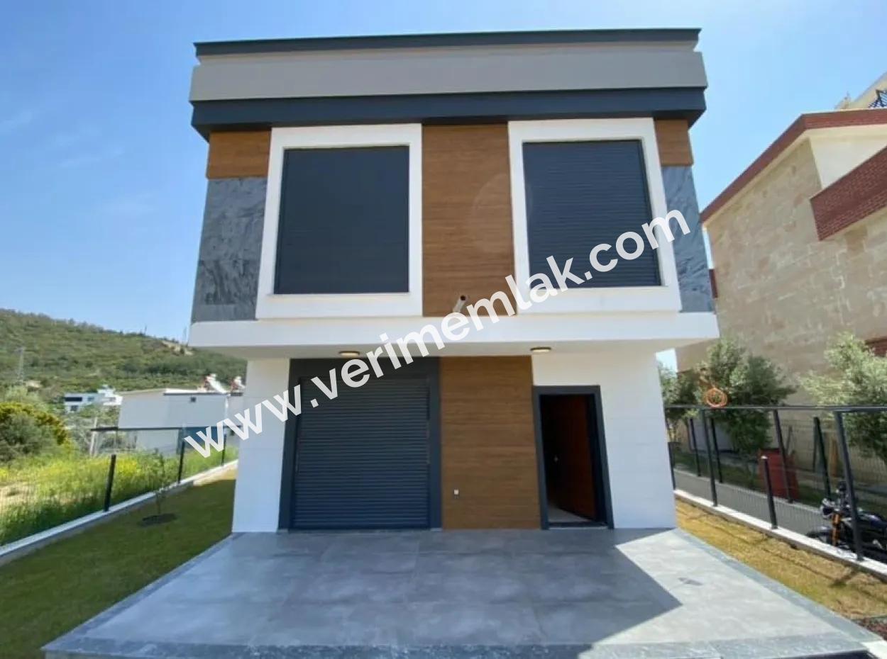 Single Detached 3 1 Villa With Sea View In Ürkmez