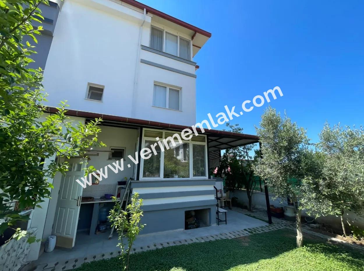 Single Detached 4 1 Villa Within 205 Meters In Doğanbey