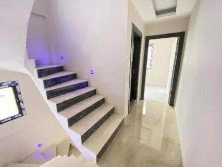Luxury Built 4 1 Summer House With Detached Entrance In Doğanbey, Seferihisar