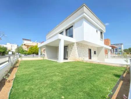 Corner Villa 150 Mt Distance To The Sea In Doganbey For Sale 3 1