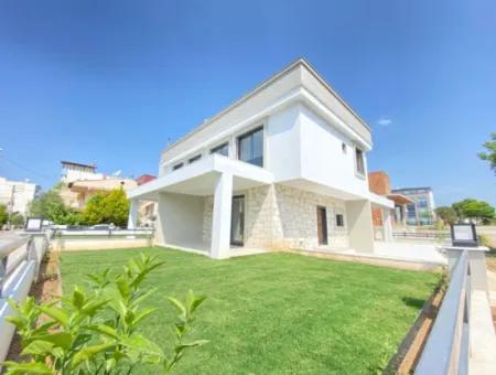 Corner Villa 150 Mt Distance To The Sea In Doganbey For Sale 3 1