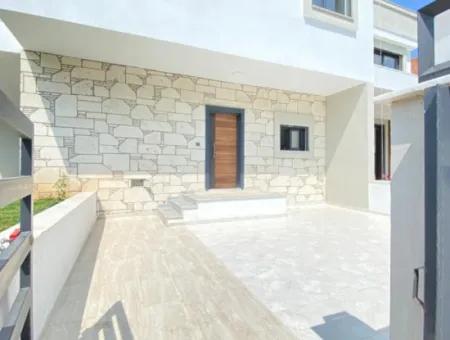 Corner Villa 150 Mt Distance To The Sea In Doganbey For Sale 3 1