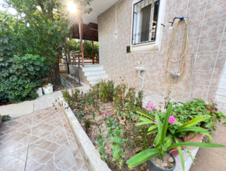 5 1 Villa For Sale With Large Garden In Seferihisar Ürkmez Deniz Tarafın