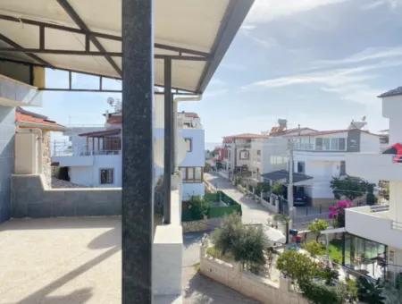 4 1 Villa For Sale With Mustakil Geneş Bahçeli In Doğanbey By The Sea