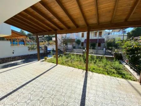 3 1 Villa For Sale In Ürkmez Luxury With Detached Garden By The Sea