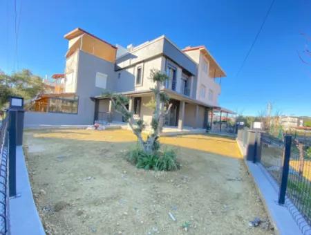 Corner 2 With Large Garden With Indoor Parking In Payamlı 1 Villa For Sale