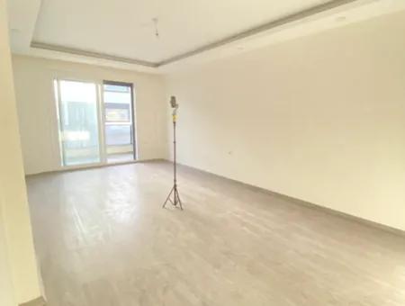 3 1 Apartment For Sale In Ürkmez With Living Room, Kitchen, Separate Elevator