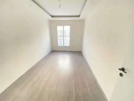 3 1 Apartment For Sale In Ürkmez With Living Room, Kitchen, Separate Elevator