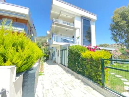 2 1 Roof Duplex For Sale With Full Sea View In Ozdere Center