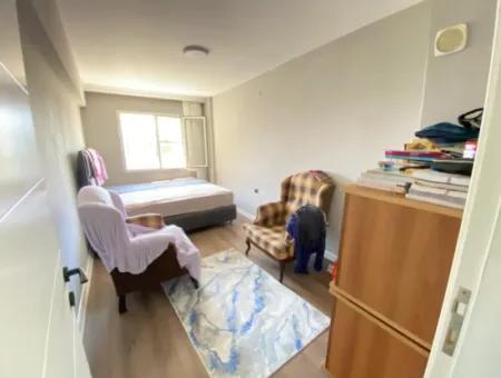3 1 Apartment For Sale In Ürkmez Bazaar Center Near The Elevator Sea