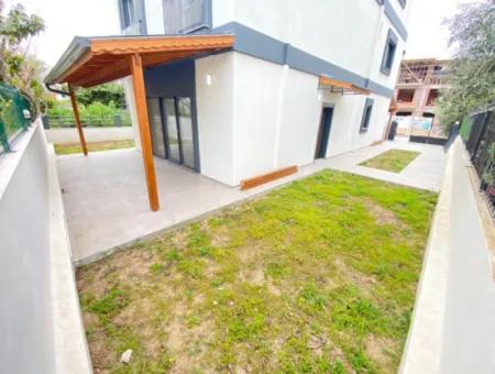 400 M From The Sea, Very Close To The Center Of The Bazaar, 6 1 Villas For Sale
