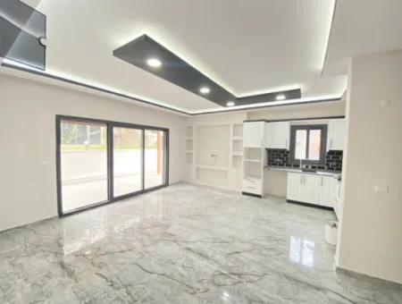 400 M From The Sea, Very Close To The Center Of The Bazaar, 6 1 Villas For Sale