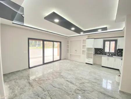 400 M From The Sea, Very Close To The Center Of The Bazaar, 6 1 Villas For Sale