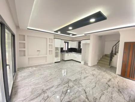 400 M From The Sea, Very Close To The Center Of The Bazaar, 6 1 Villas For Sale