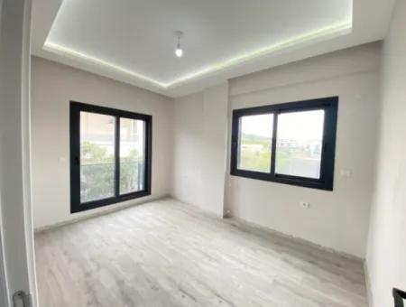400 M From The Sea, Very Close To The Center Of The Bazaar, 6 1 Villas For Sale