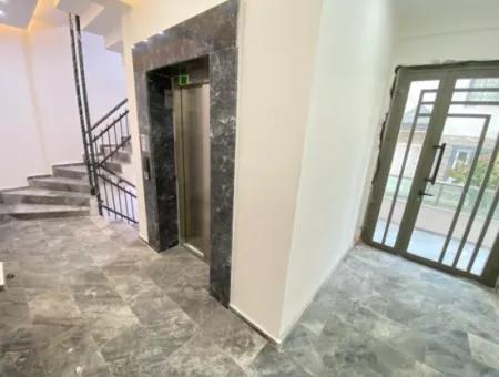 Apartment With Elevator In Central Location 100 Mt To The Sea