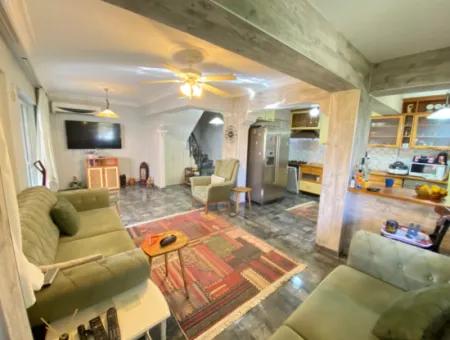 4 1 Villa For Sale Furnished By The Sea In Seferihisar Ürkmezde