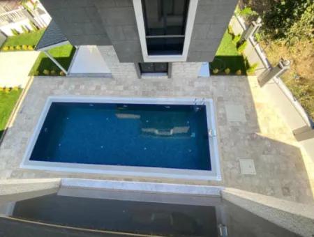 50M2 Pool And Garden Summer Villa For Sale In Gümüldür