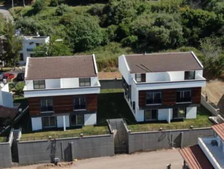 The Villa You Are Looking For Is Here White Goods Summer House Intertwined With Nature