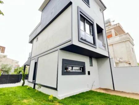 Detached Zero Sale 3 1 Duplex Villa For 200M2 Plot In Seferihisar Doğanbey Center