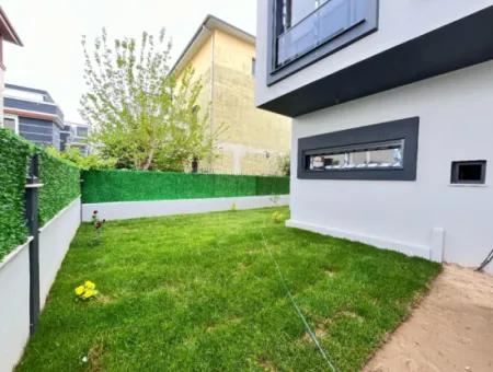 Detached Zero Sale 3 1 Duplex Villa For 200M2 Plot In Seferihisar Doğanbey Center