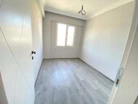 2 1 Apartment For Sale 300M2 To The Sea In The Center Of The Bazaar In Ürkmez