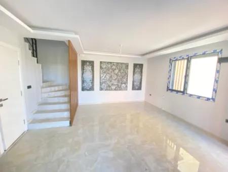 3 1 Villa For Sale With 300M2 Detached Garden To The Sea In Doganbey