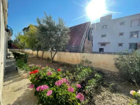 2 1 Apartment For Sale With Garden In Seferihisar Ürkmez