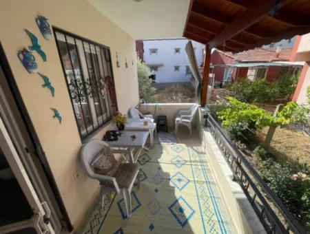 2 1 Apartment For Sale With Garden In Seferihisar Ürkmez