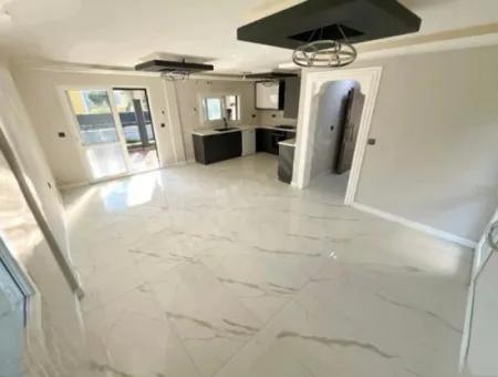 Tekdetached Villa In 307M2 50M From The Sea In Doğanbey