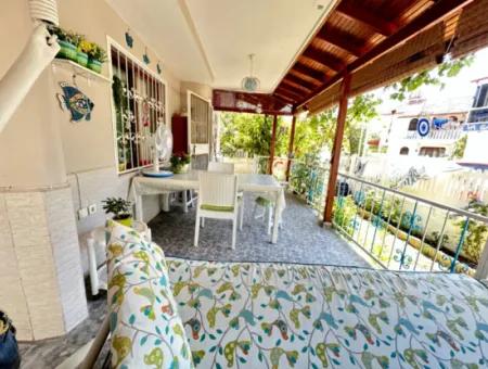 Furnished And Well-Maintained Villa For Sale On The Sea Side With Pool In Ürkmezde Site 3 1