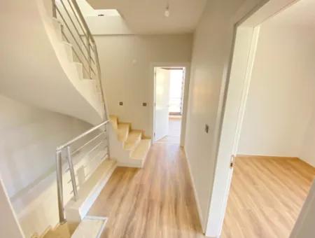 2 1 Villa For Sale With Full Sea Garden In Seferihisar Ürkmez