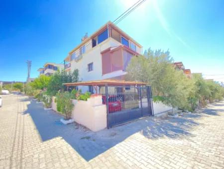 2 1 Luxury Apartment For Sale In Central Location With Floor Heating In Ürkmez