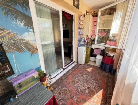 2 1 Flats For Sale 100Mt To The Sea In The Center Of The Bazaar In Seferihisar Ürkmez