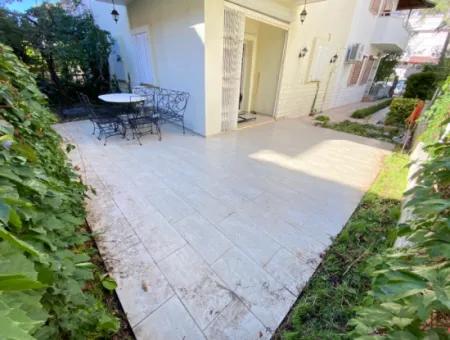 3 1 Villas For Sale 50M From The Beach In Seferihisar Ürkmez