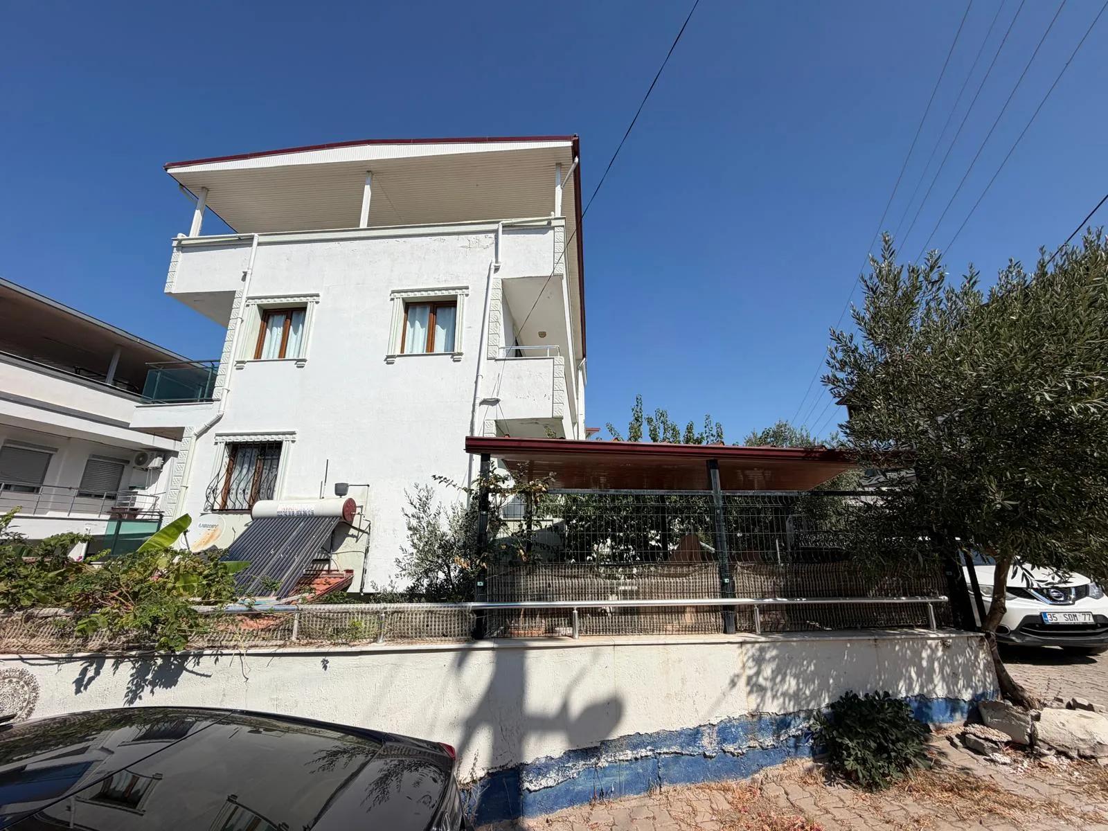 Seferihisar Ürkmez, с террасой полный вид на море продаётся дуплекс квартира 2+1